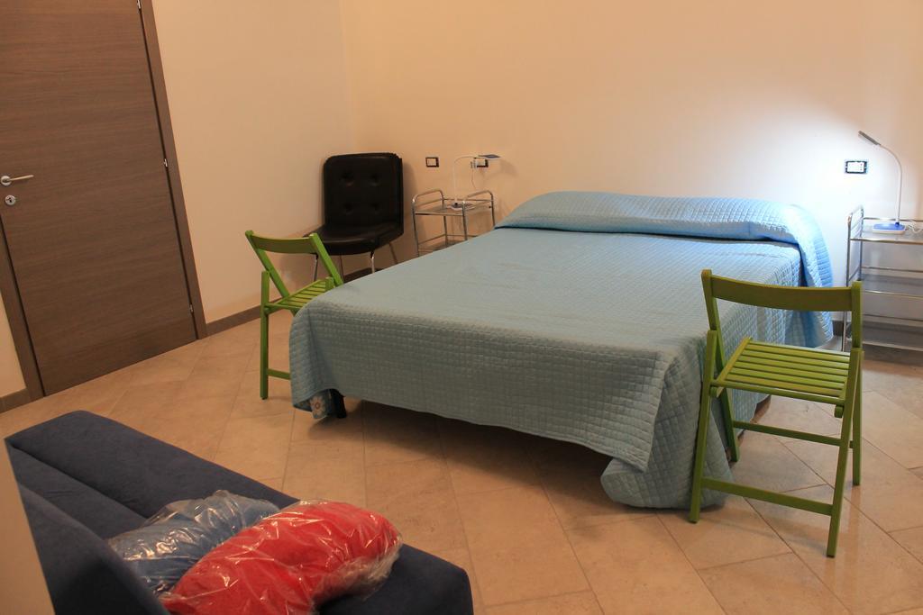 Agriturismo Le Due Palme Il Paradiso di Adamo Frigintini Camera foto
